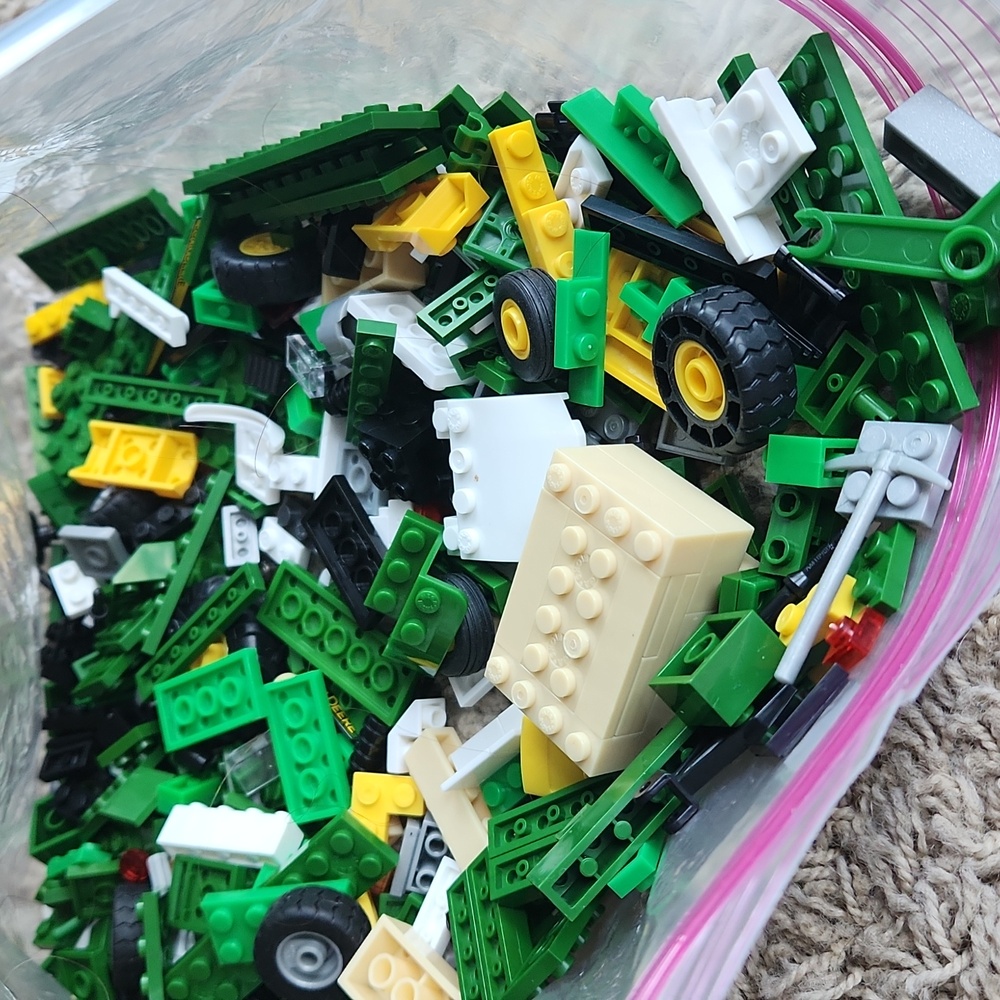 Small building pieces by mega blocks toy - Picture 4 of 7